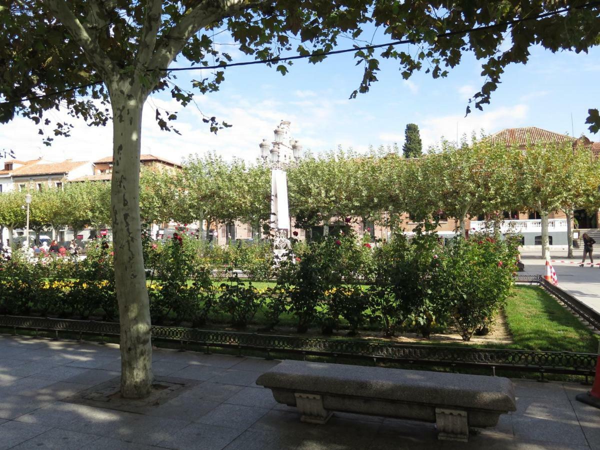La Casa Tahona Plaza De Cervantes الكالا ذي إِناريس المظهر الخارجي الصورة